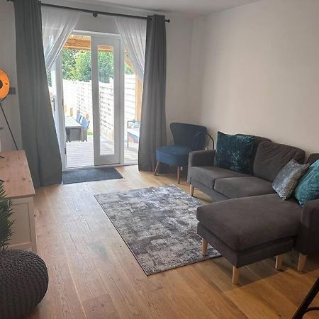 Вилла Riverside 3 Bed House Винчестер Экстерьер фото