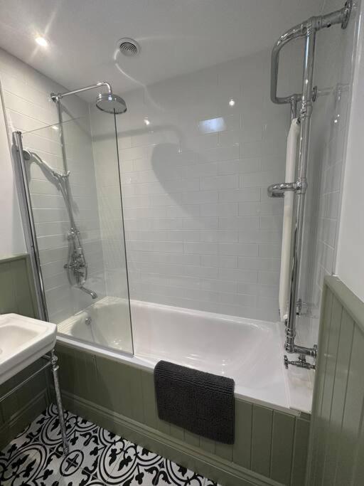 Вилла Riverside 3 Bed House Винчестер Экстерьер фото