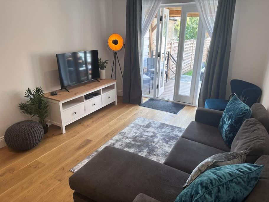 Вилла Riverside 3 Bed House Винчестер Экстерьер фото